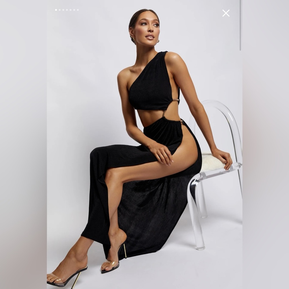 Meshki PAIGE
Ruched Side Cut Out Maxi Dress - Black